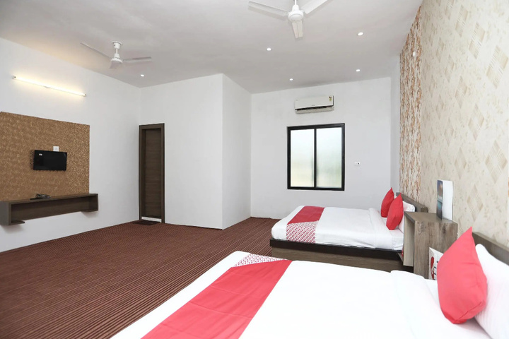Room 4 of 11