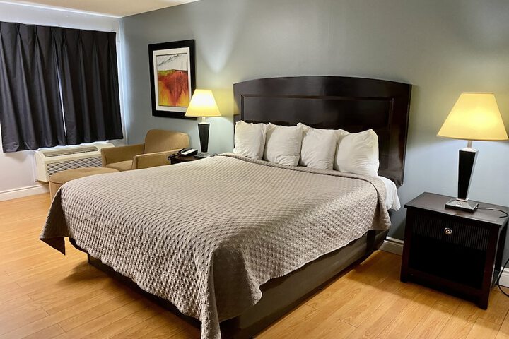 Room 2 of 24