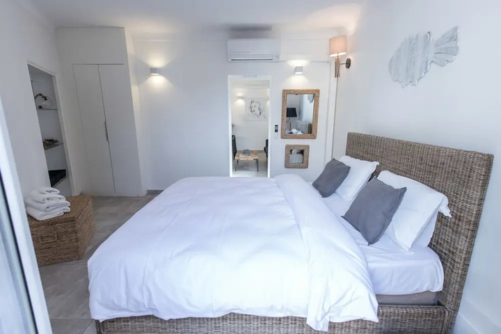 Room 4 of 15