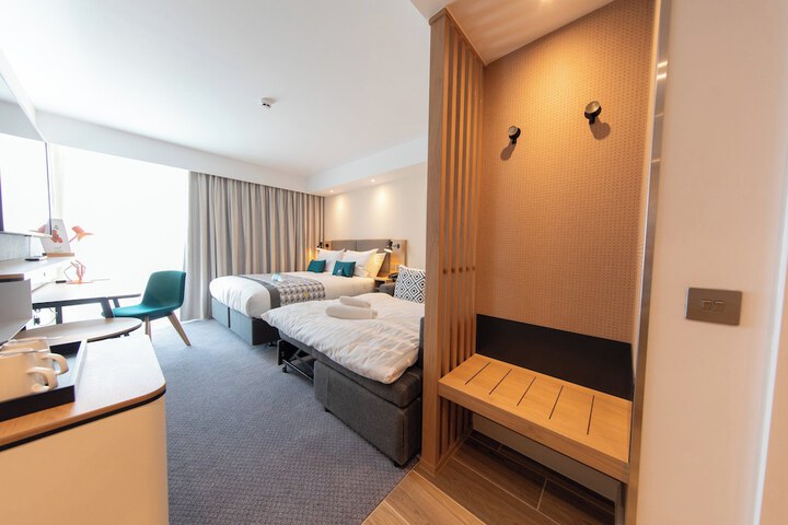 Room 19 of 120