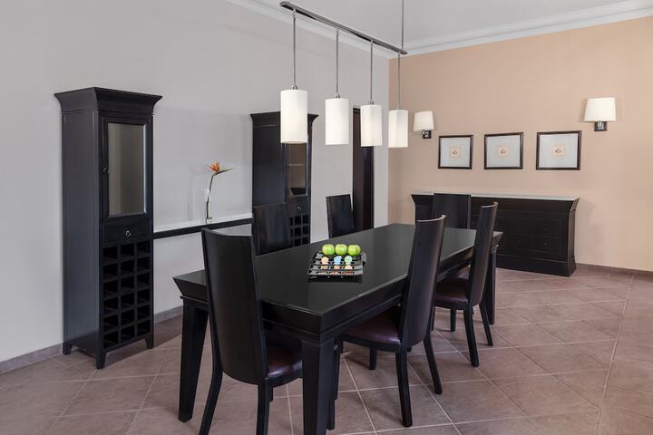 Room 16 of 65