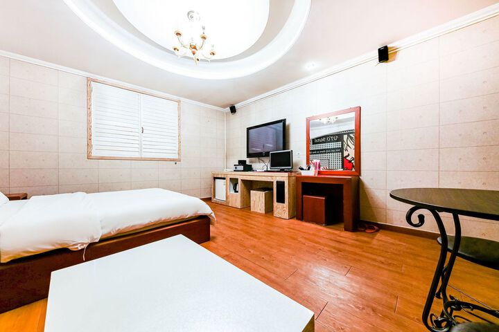 Room 22 of 26