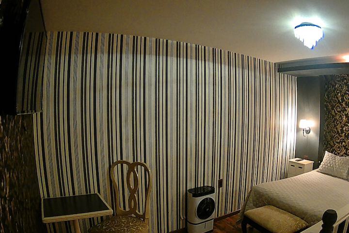 Room 83 of 152