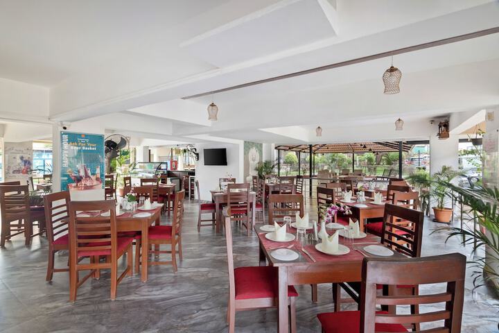 Dining 100 of 122