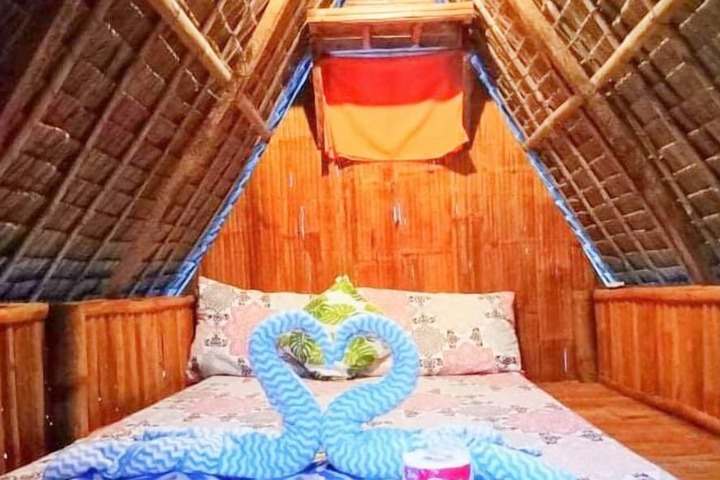 Room 8 of 10