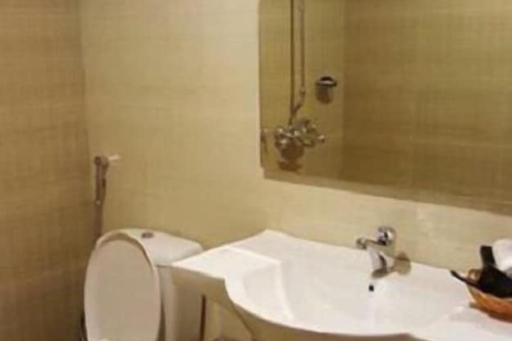 Room 15 of 25