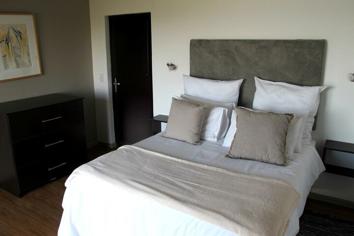 Room 10 of 37