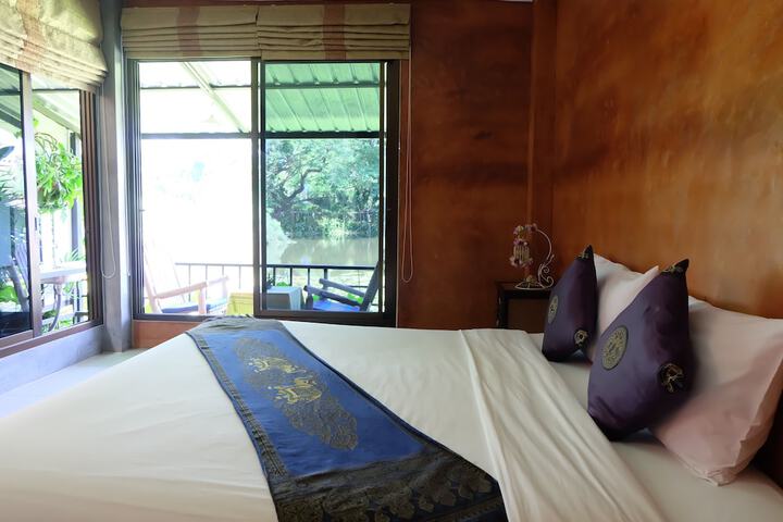 Room 2 of 16
