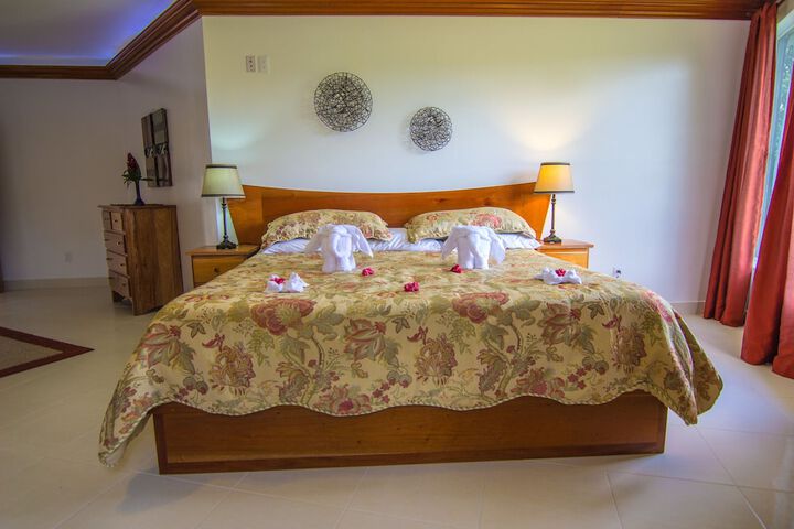 Room 4 of 112