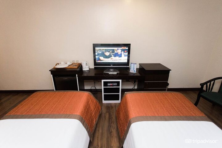 Room 8 of 101
