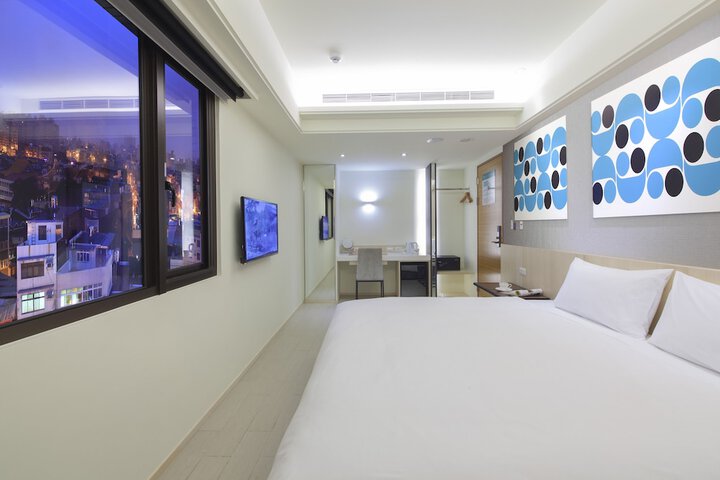 Room 18 of 40