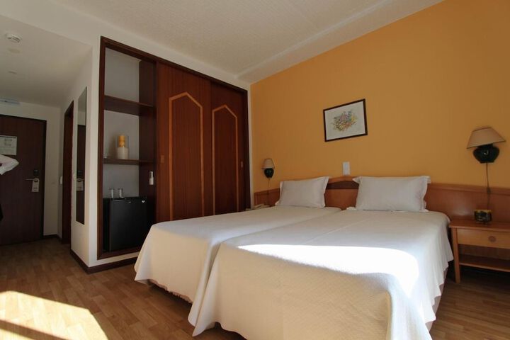Room 15 of 51