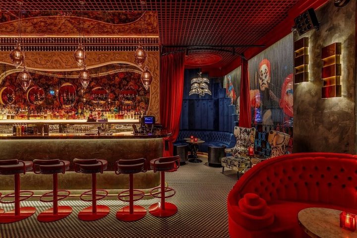 Lounge 63 of 87