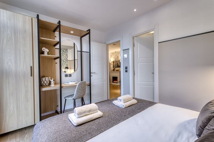 Room 80 of 221