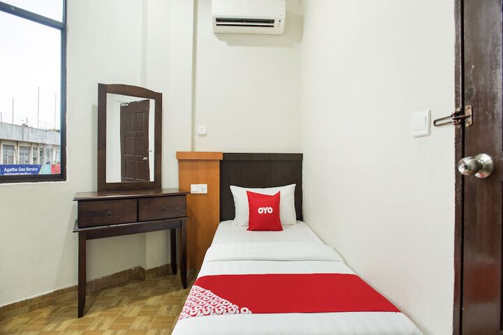 Room 13 of 23