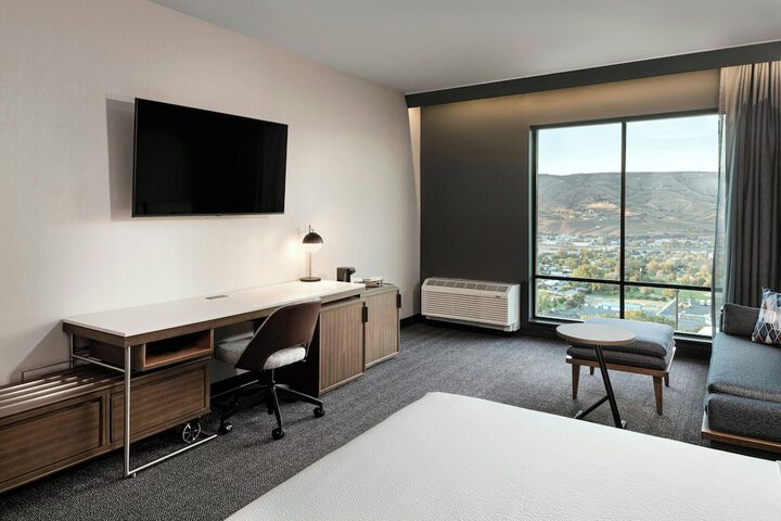 Room 26 of 63