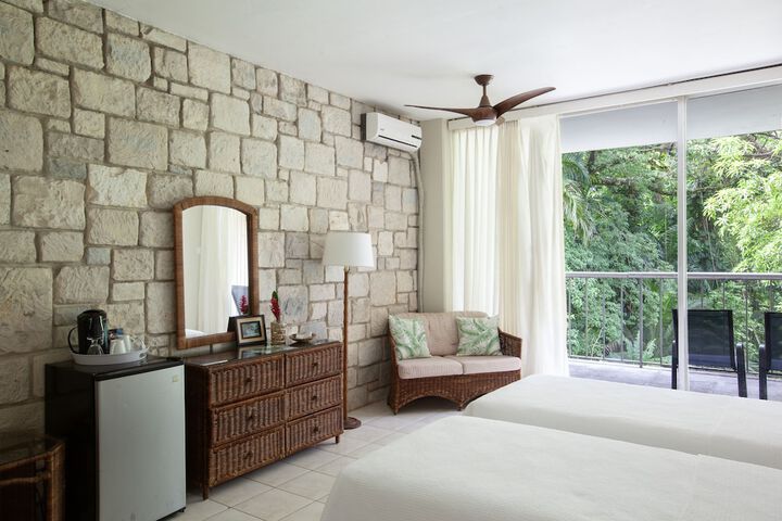 Room 6 of 264