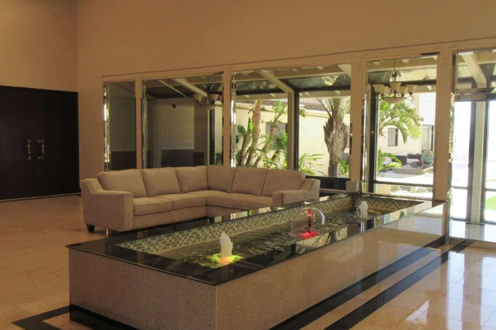 balcony