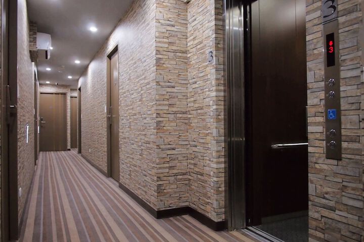 Ballroom/Hall 49 of 65