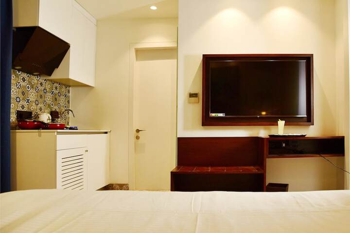 Room 15 of 21