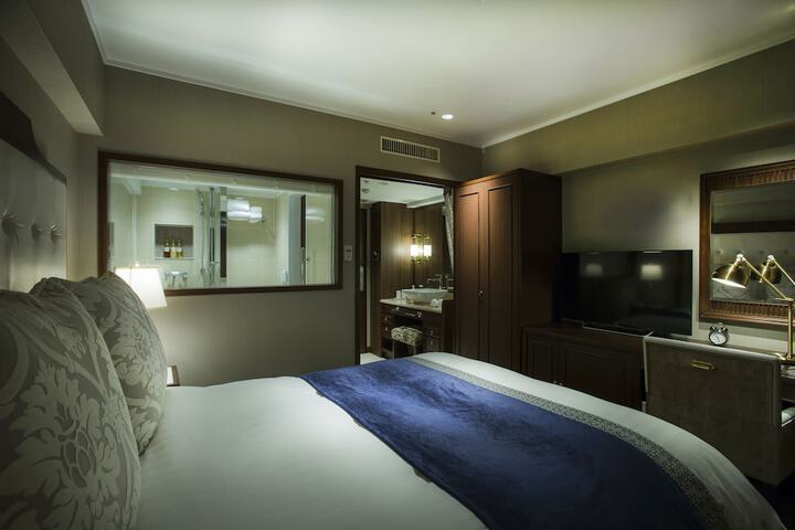 Room 13 of 119