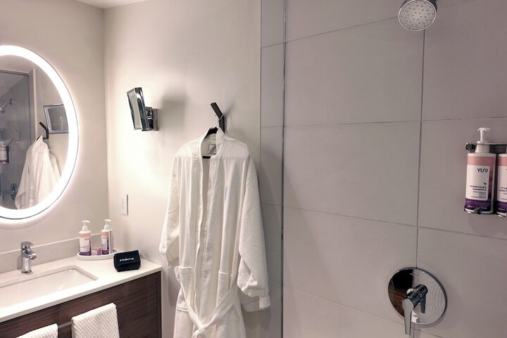 Deluxe Double Room (2 of 6)