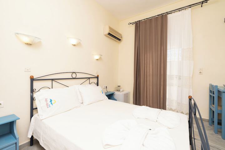 Room 33 of 115