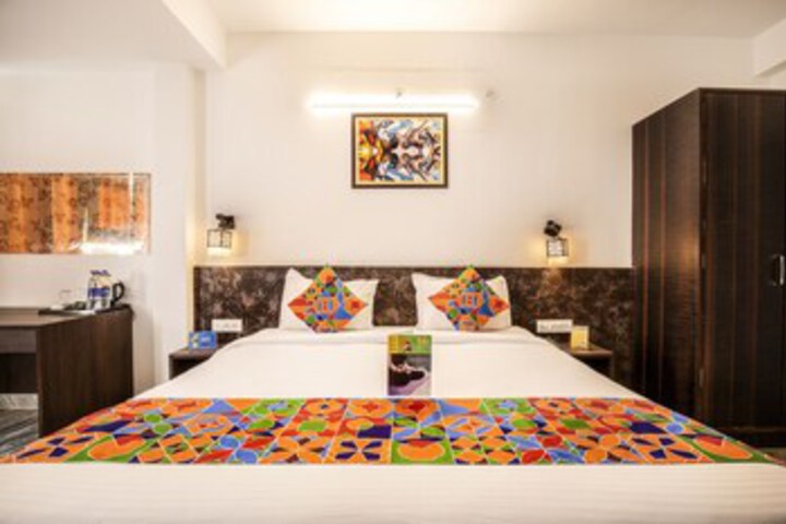 Room 15 of 25