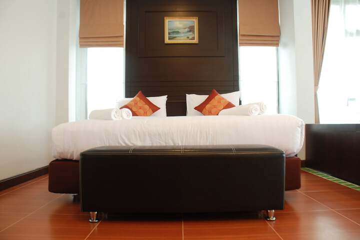 Room 4 of 34