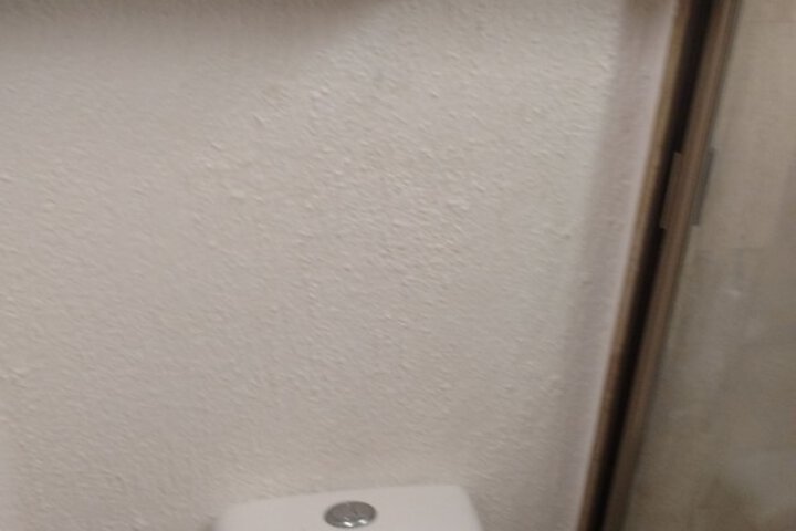 Room 11 of 28