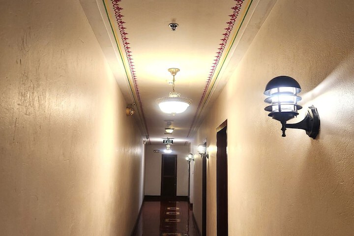 Ballroom/Hall 47 of 50