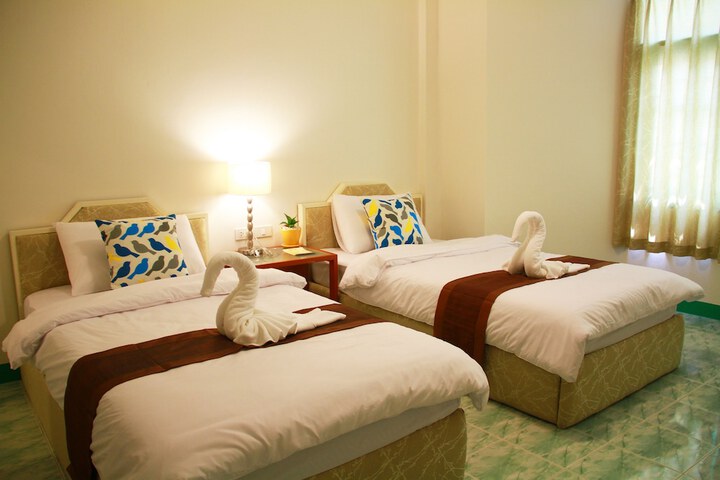 Room 5 of 18