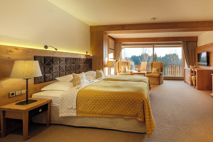 Room 15 of 174