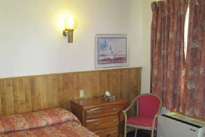 Classic Room 2 Queen Beds (6 of 6)