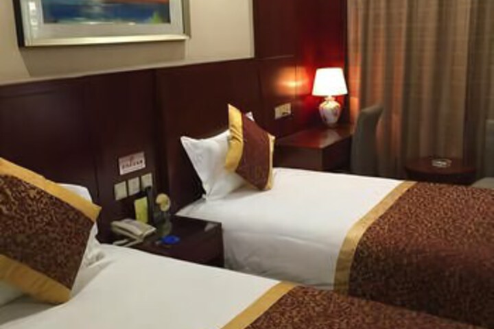 Room 8 of 8