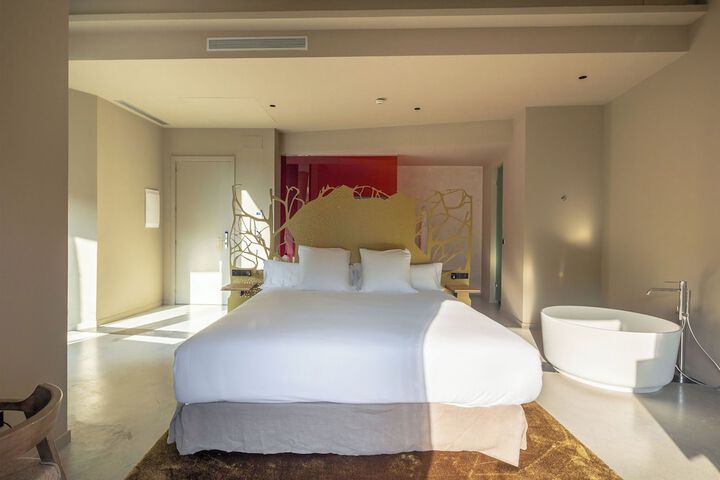 Room 21 of 100