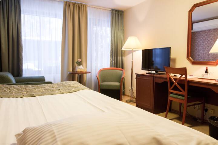 Room 15 of 65
