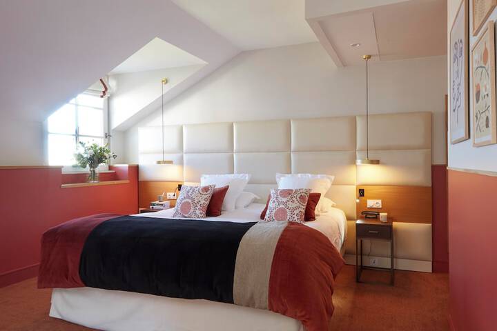 Room 9 of 48