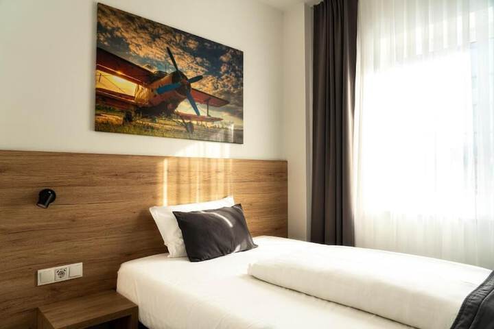 Room 4 of 30