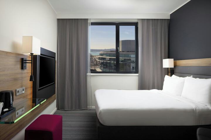 Room 31 of 117