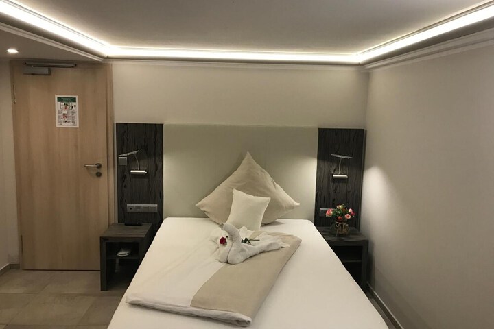 Room 30 of 63