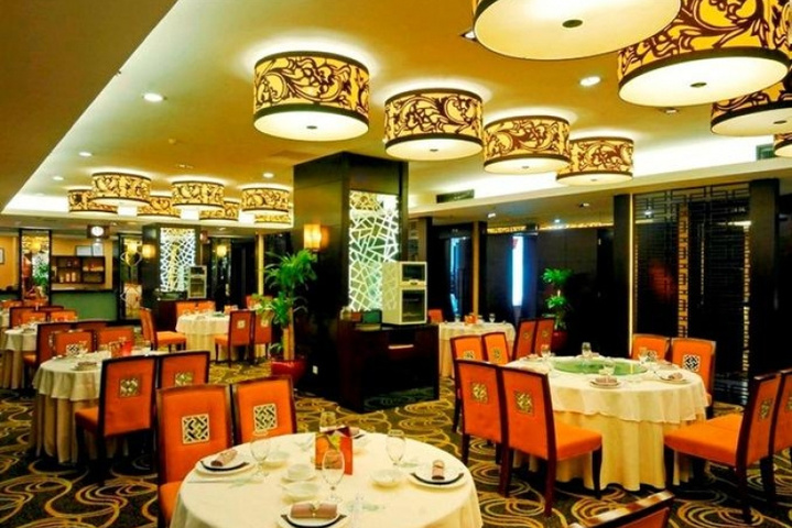 Dining 3 of 15