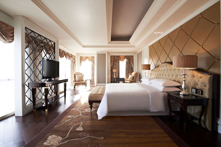 Room 8 of 23