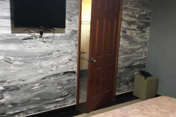 Room 3 of 28