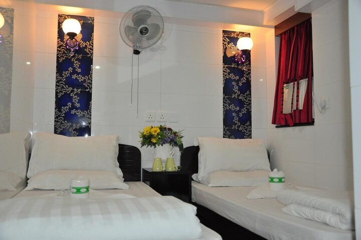 Room 2 of 31