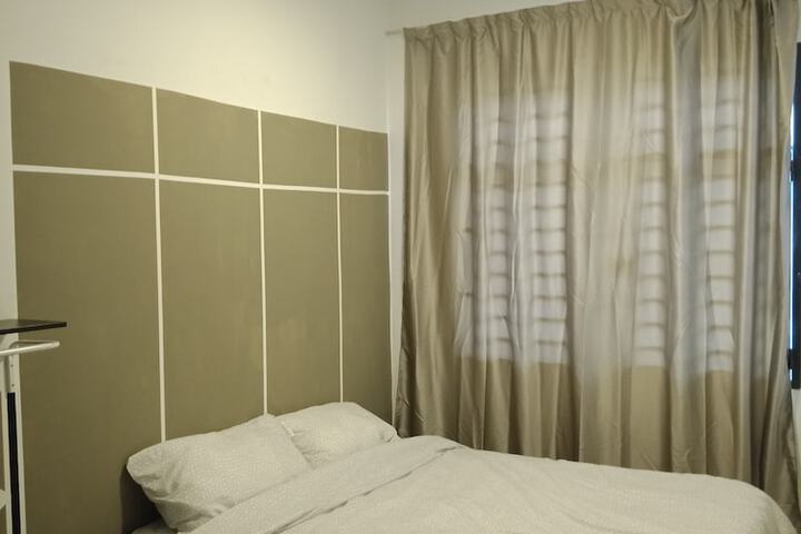 Room 2 of 7