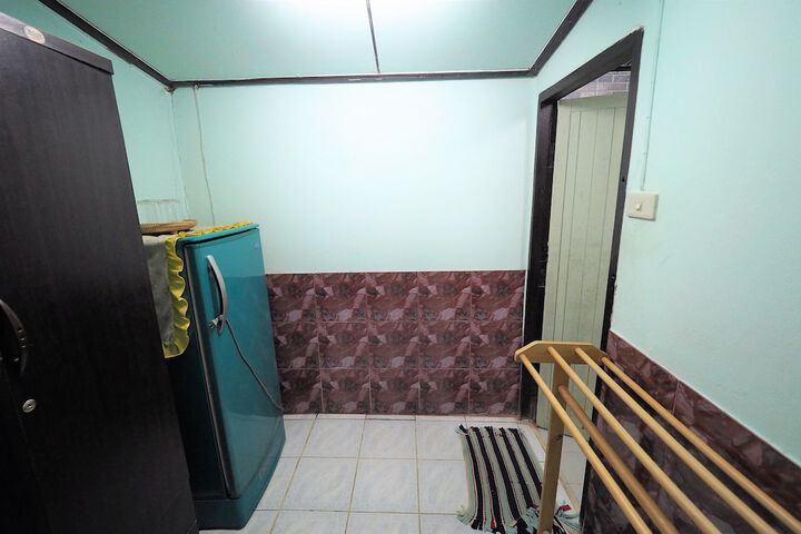 Room 12 of 42