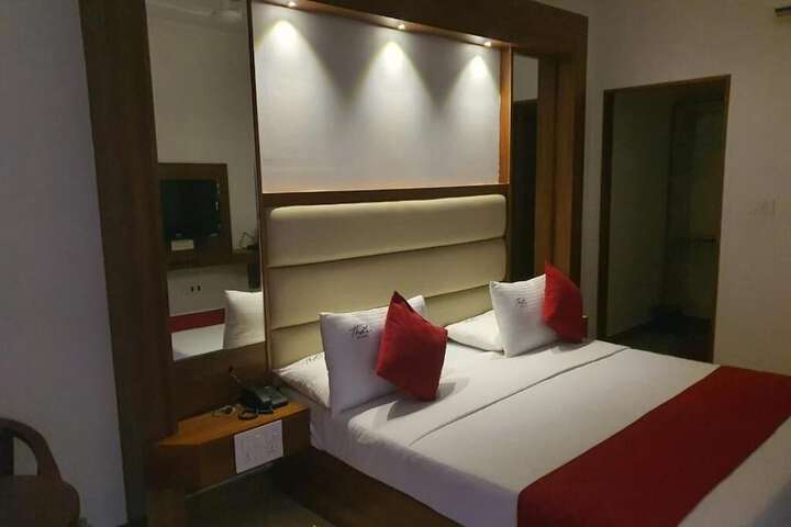 Room 5 of 21