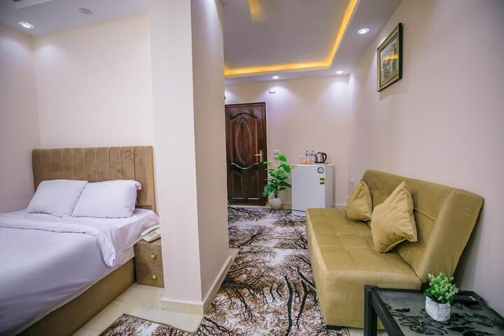 Room 16 of 35