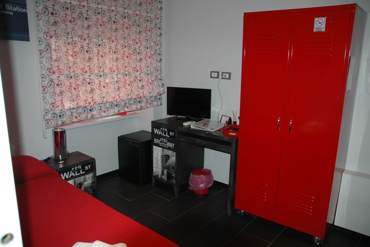 Room 14 of 49